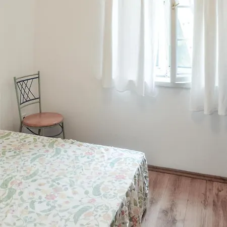 Awesome In W/ 4 Bedrooms * 希欧福克